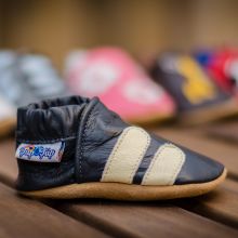 Ţup-Ţup Primii paşi botoşei negri